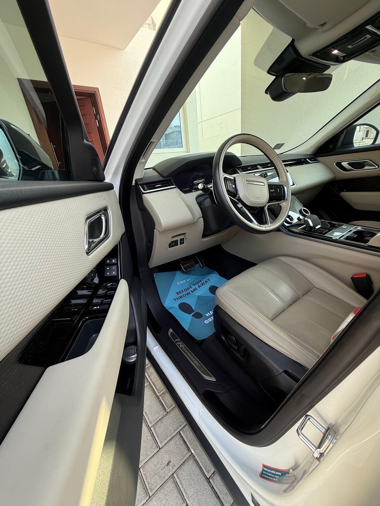 لاند روفر رينج روفر فيلار SE P250 - GCC