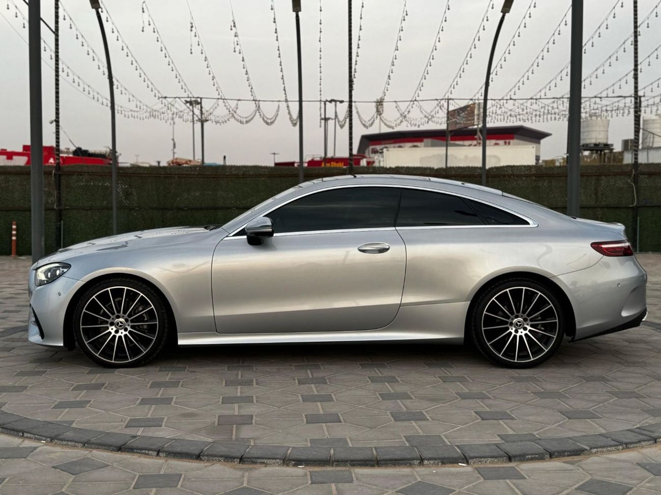 مرسيدس بنز E 200 كوبيه