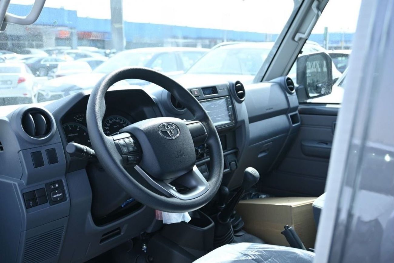 Toyota Land Cruiser Pick Up Toyota Land Cruiser Pickup, 70 series, 4.5L Turbo V8 Diesel, Manual Gear, Double Cabin, Model 2024