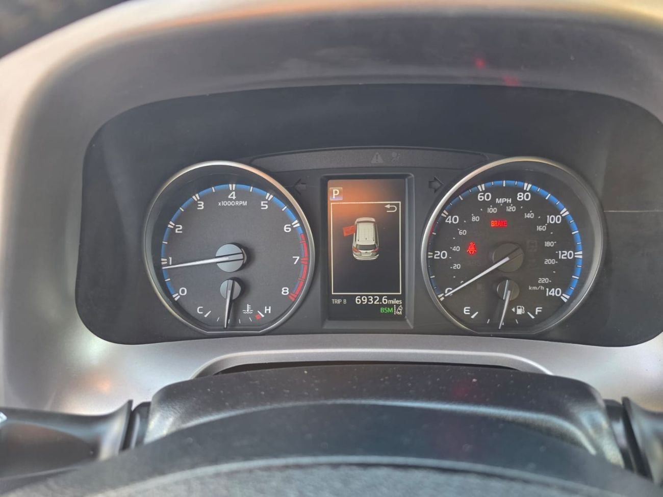 Toyota RAV4 XLE Limited 2.5L Sunroof , Push button , Trunk automatic and leather seats