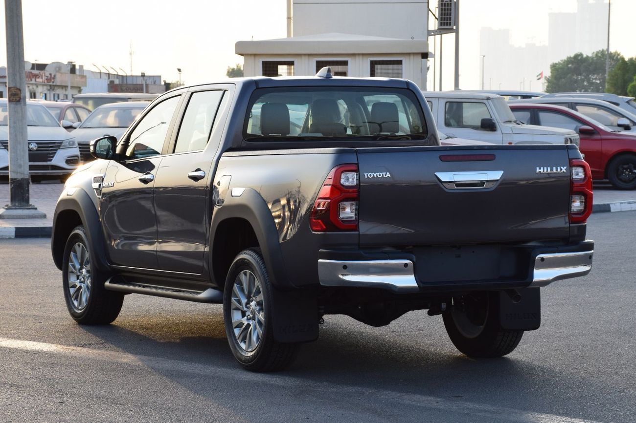 تويوتا هيلوكس SGLX 4x4 Diesel 2.8L ( Right Hand )