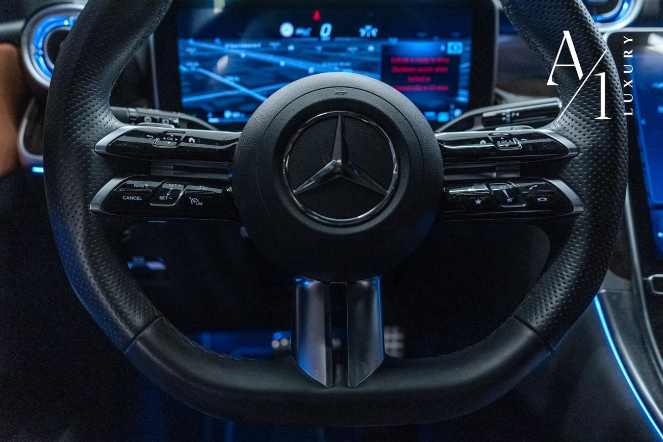 Mercedes-Benz GLC 200 4Matic 2023 Mercedes Benz GLC200 4MATIC, May 2028 Mercedes Warranty, Low Kms, GCC