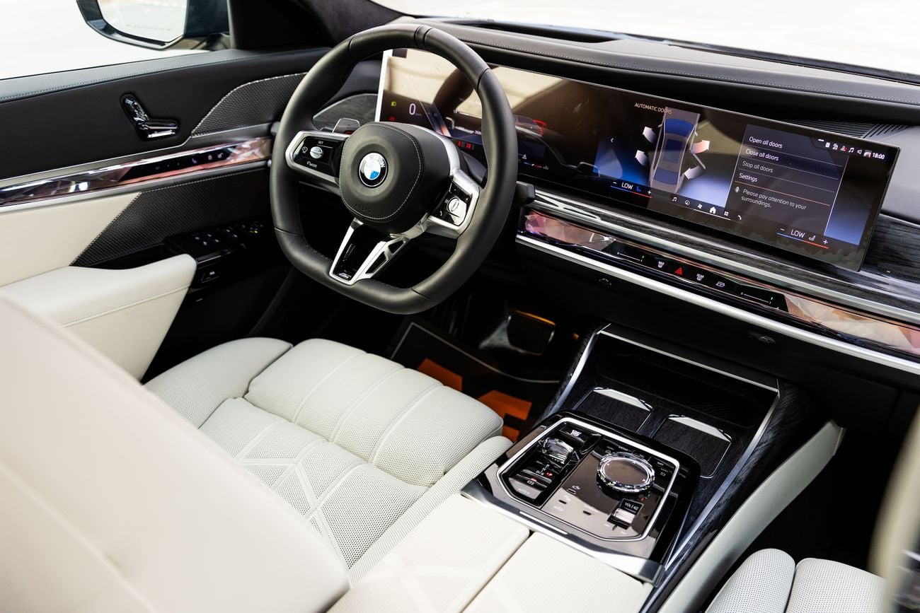 BMW 740i BMW 740i M Sport Individual – 2026 | GCC | Only 2,050 KM | 2 Years Warranty | AED 449,000