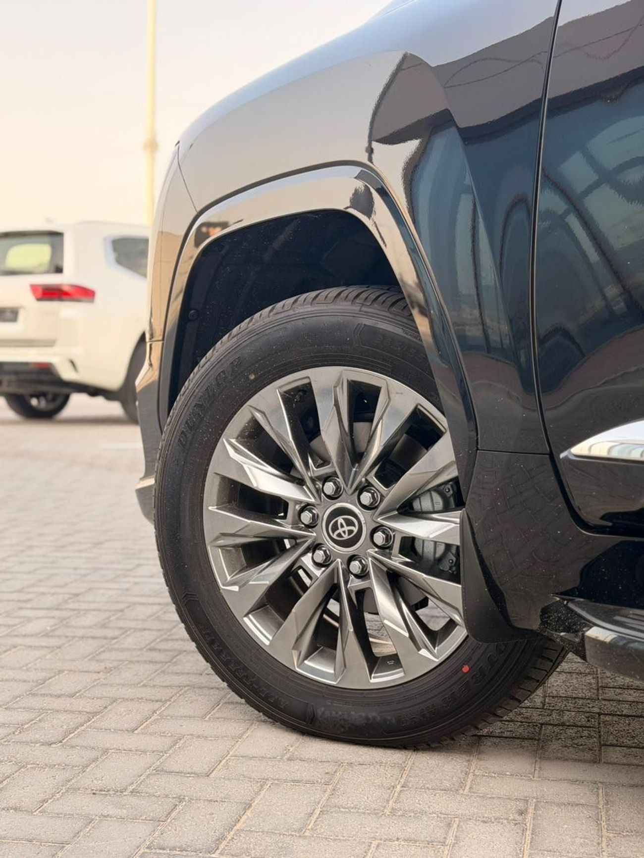 تويوتا لاند كروزر VXR
