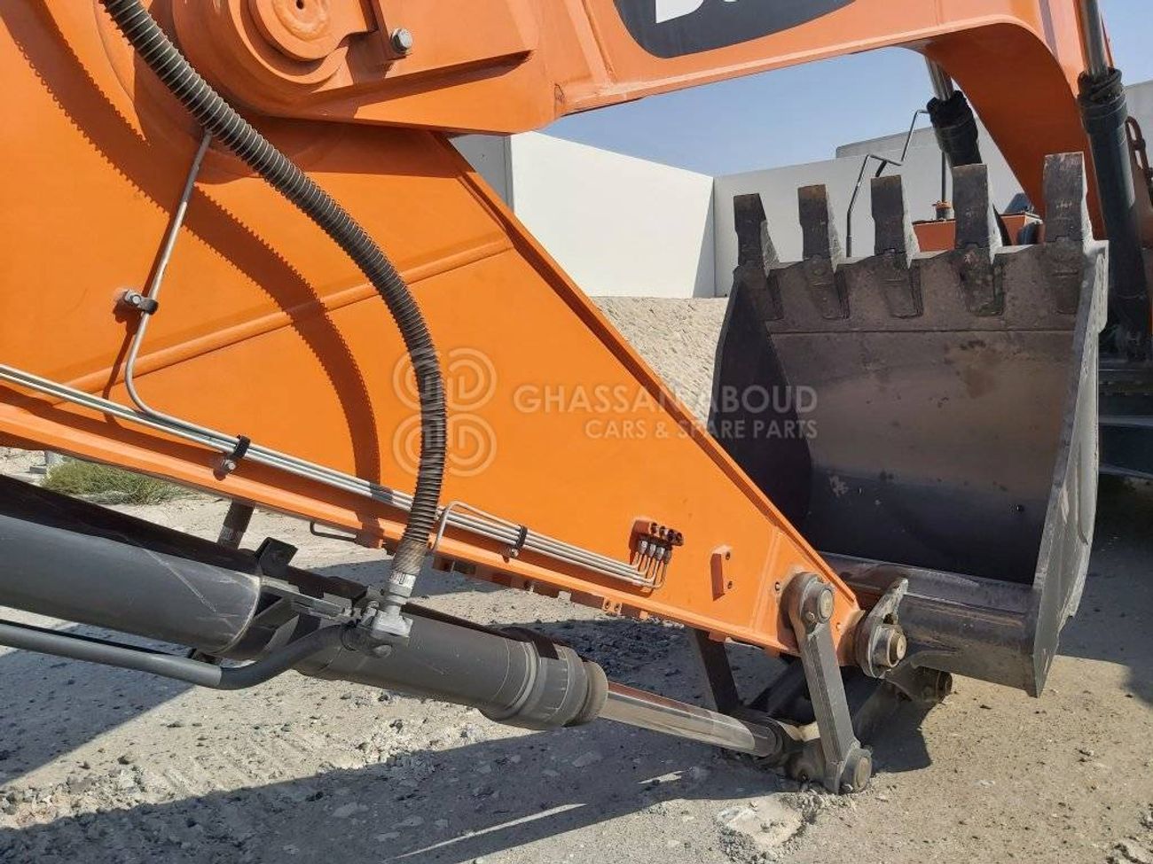 Doosan DX300 LCA DOOSAN DX300 LCA – CRAWLER EXCAVATOR OPERATING WEIGHT 29.6 TON WITH 1.47 CBM BUCKET (HEAVY DUTY) SHO
