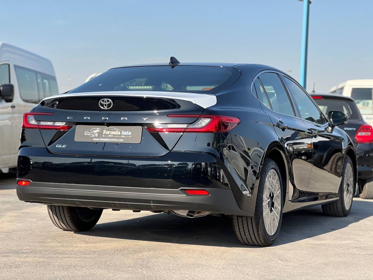 Toyota Camry GLE 2.5L PTR A/T // 2025 // FULL WITH RADAR , COOLING SEATS , PANORAMIC ROOF // SPECIAL OFFER // BY 