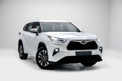 Toyota Highlander GLE 2.5L - Platinum White Pearl Inside Grey | Export Only