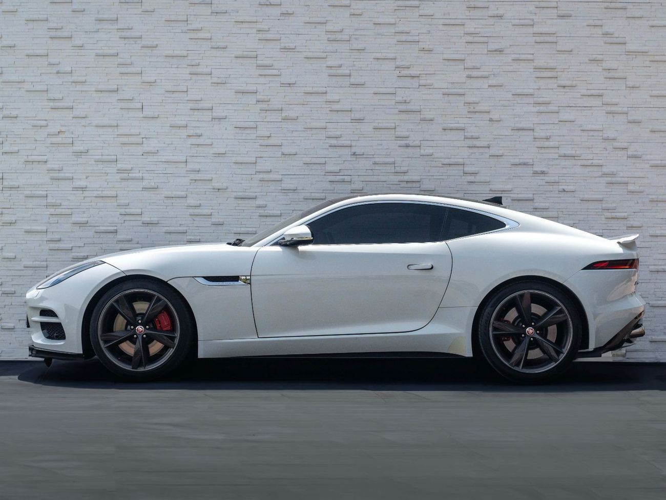 Jaguar F Type AED 3,538 PM • F-TYPE R 5.0 LITRE SUPERCHARGED V8 AWD • FULL JAGUAR SERVICE HISTORY