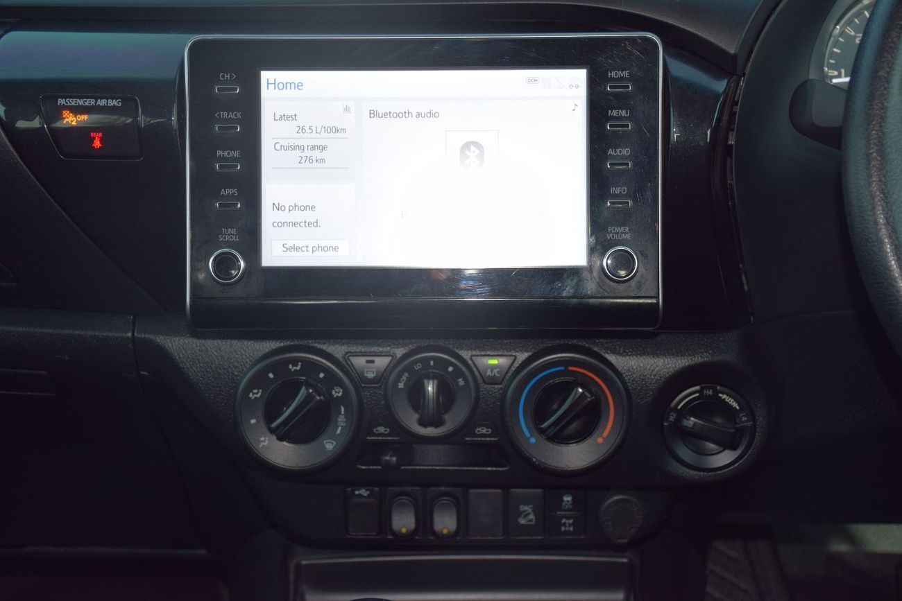 تويوتا هيلوكس 4x4 Diesel 2.8L A/T (right Hand)