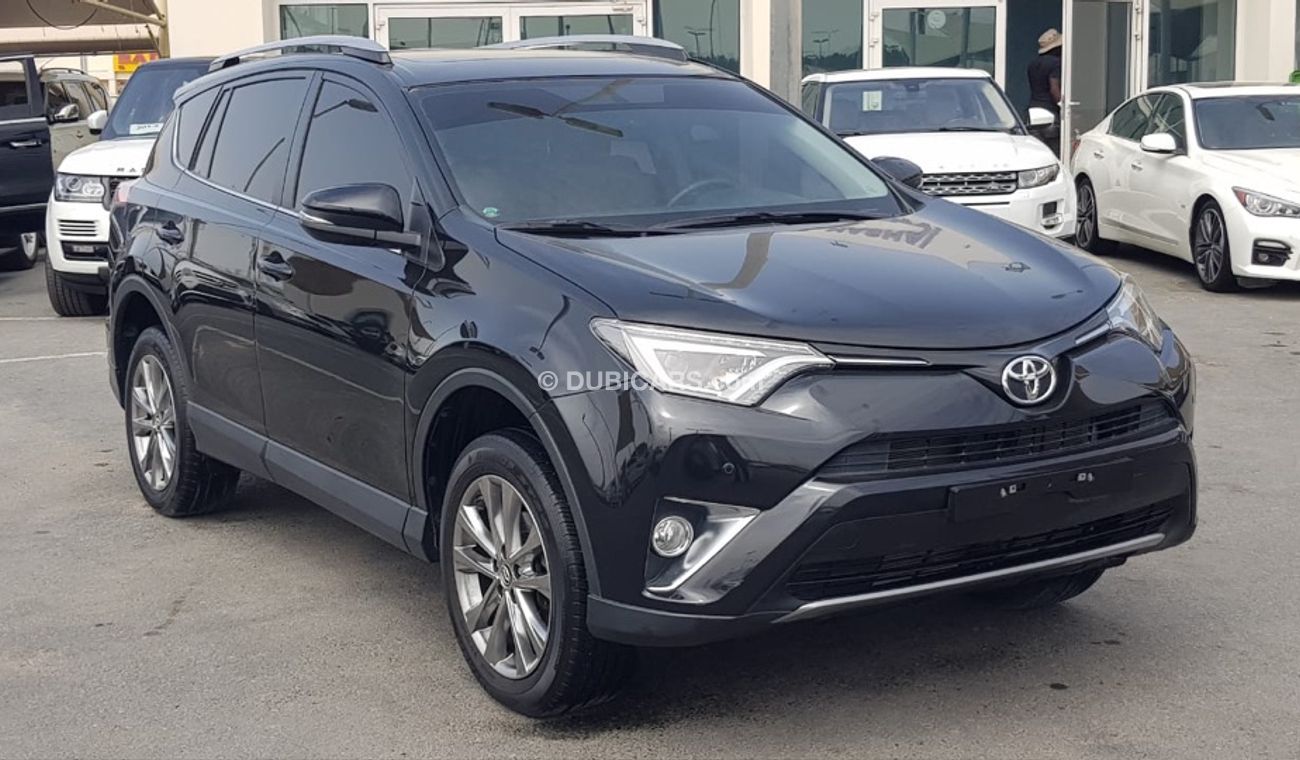 Toyota RAV4 Toyota Rav4 model 2018 GCC VXR car prefect condition full option sun roof leather seats back camera