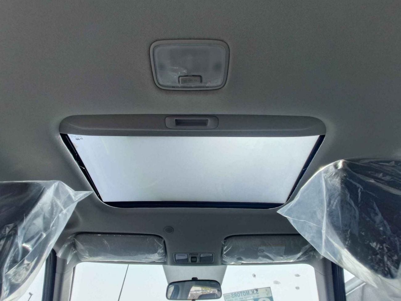 Hyundai Venue Premier Plus Turbo/ DUAL TONE 1.0L V4/ SUNROOF/ FULL OPTION (CODE # VEN10AF)