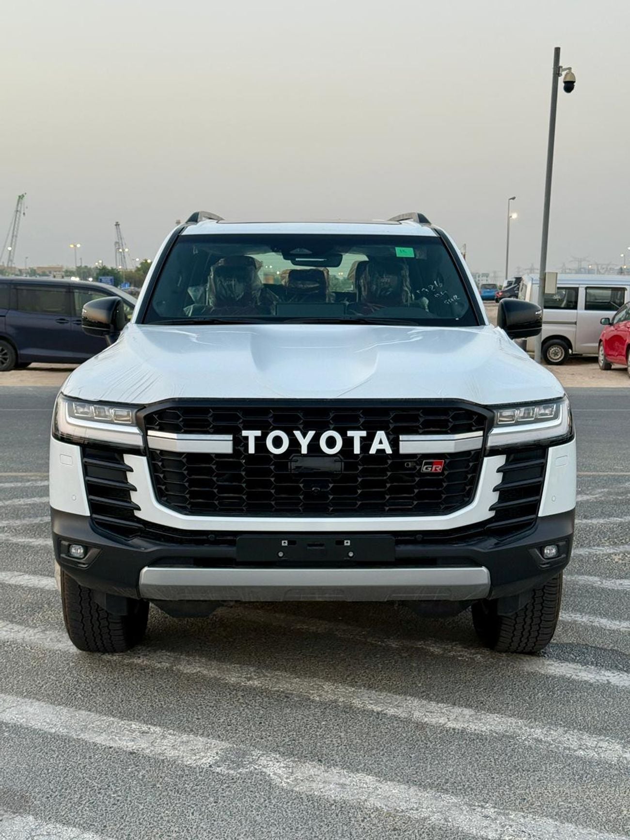 تويوتا لاند كروزر Toyota Land Cruiser GR Sport 3.5L 2025 White