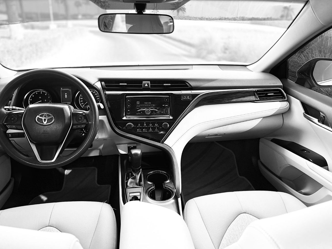 Toyota Camry SE Banking facilities without the need for a first payment