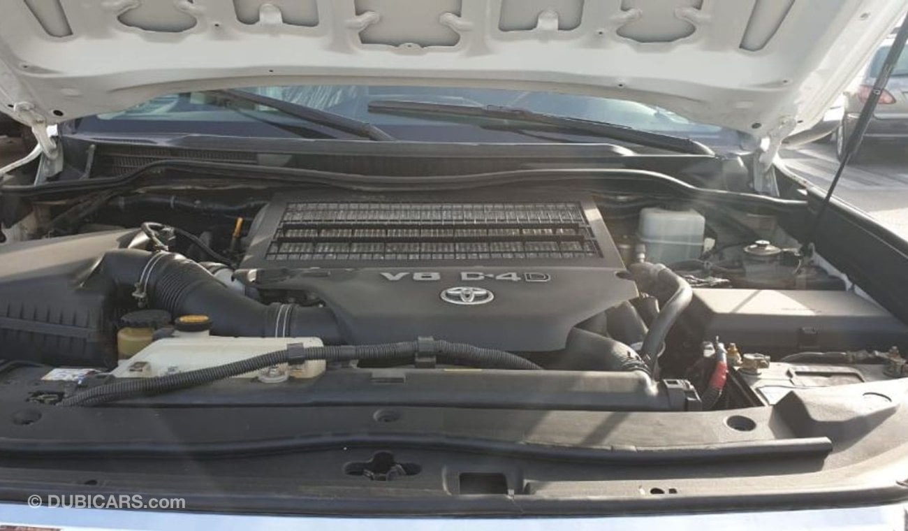 Toyota Land Cruiser Diesel V8 Left-Handed Petrol Low Km Push Start Perfect Inside and Outside