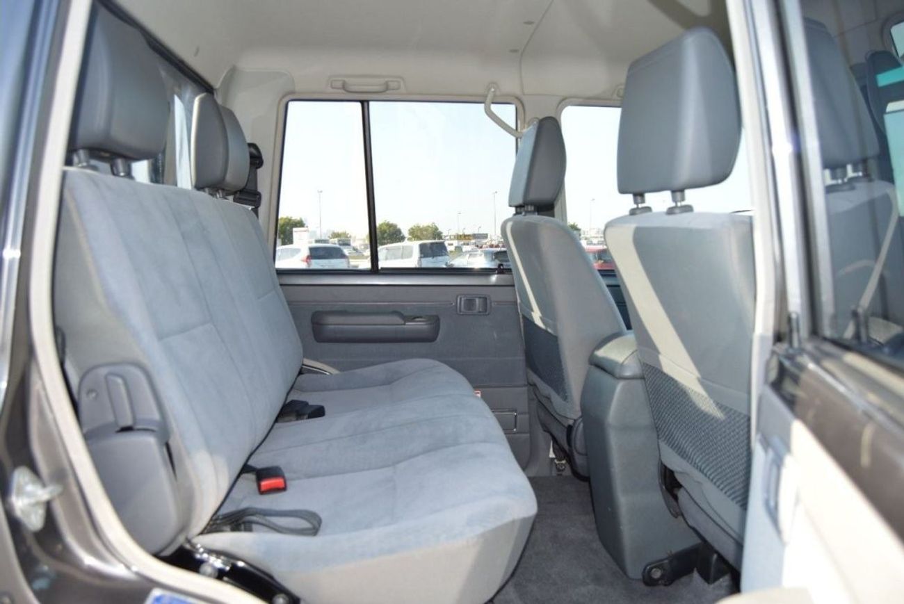 Toyota Land Cruiser Pick Up Double cabin Perfect inside and out