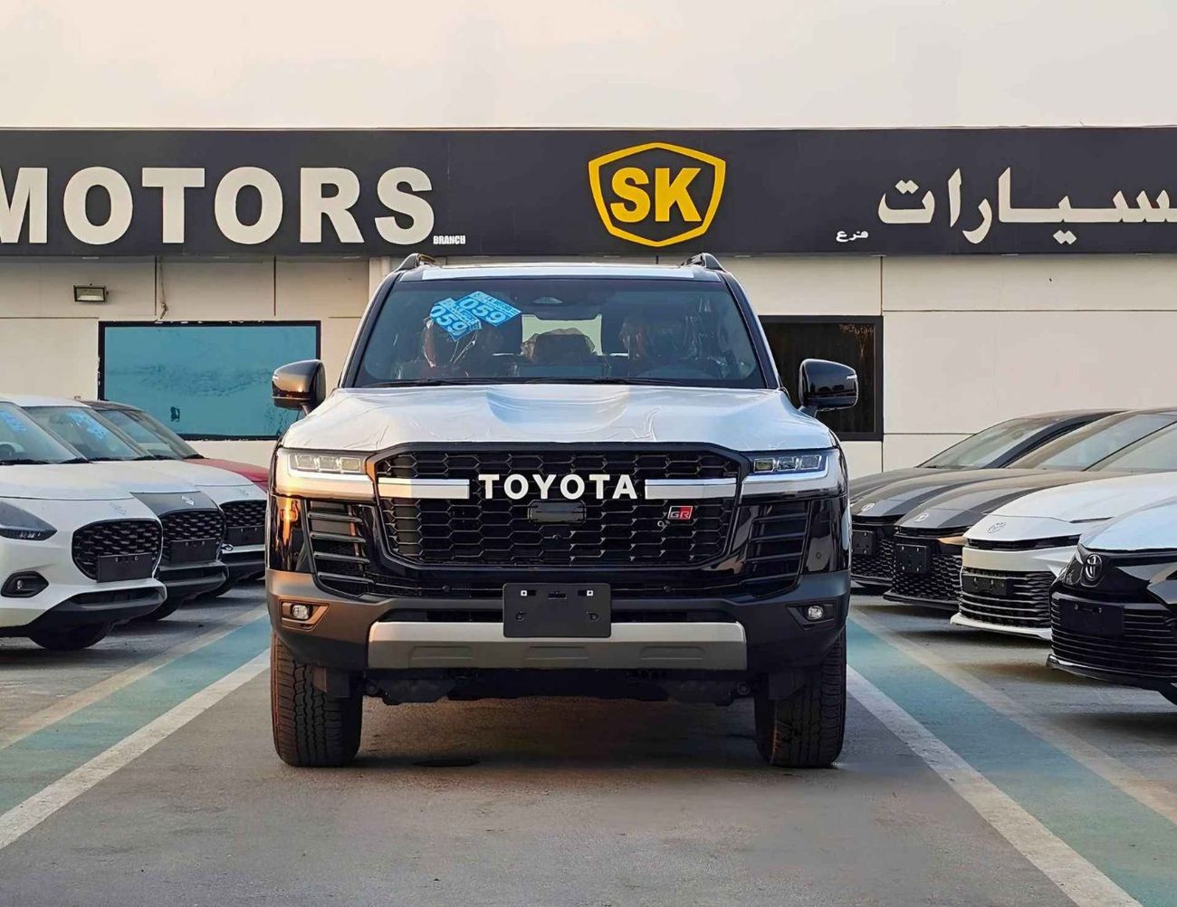 Toyota Land Cruiser GR SPORT TWIN TURBO / 3.5L PETROL V6 / RADAR / BIG DVD / REAR ENTERTAINMENT DVD / COOL BOX (CODE # L