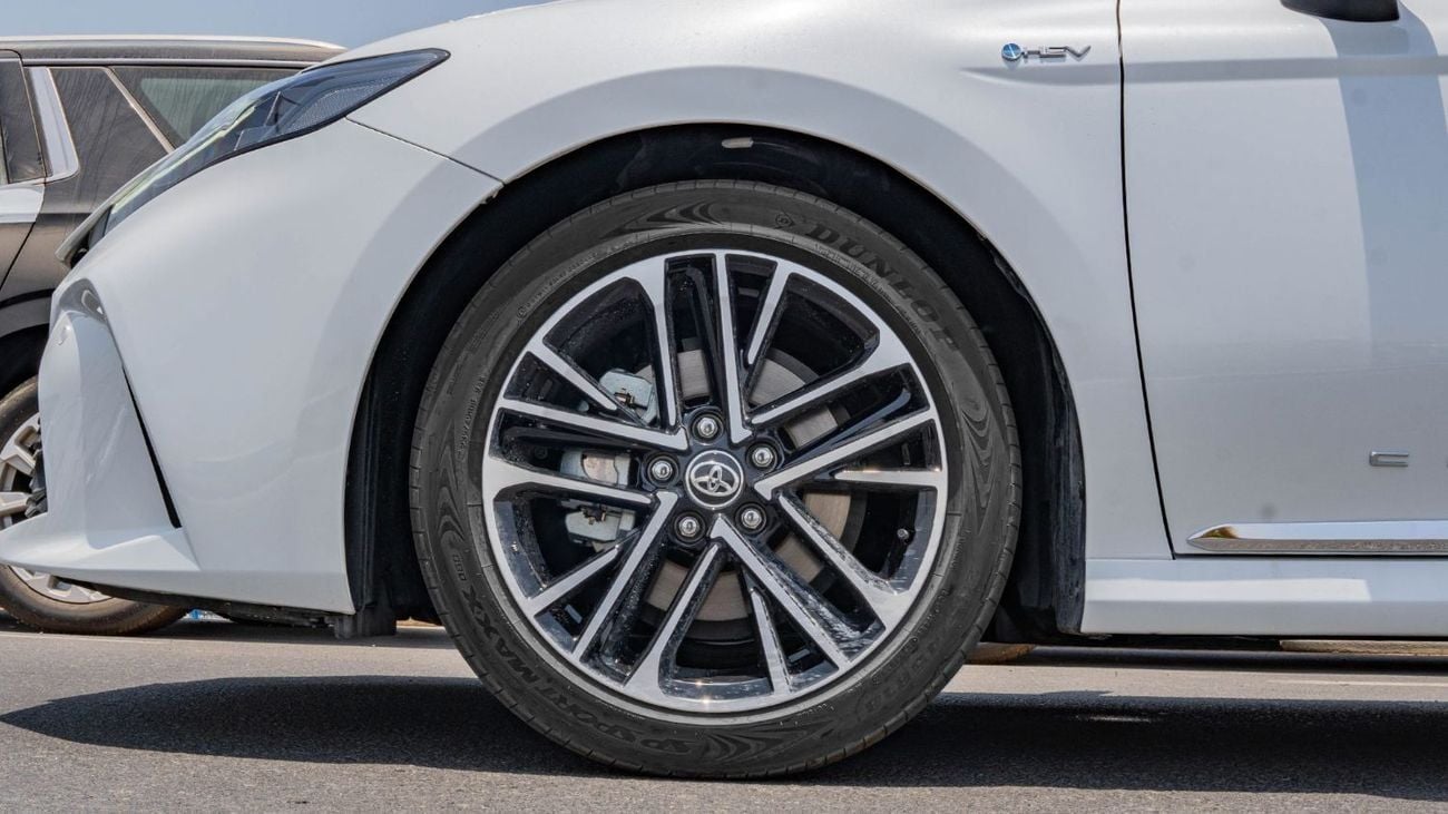 Toyota Camry 2025 Toyota Camry LE 2.5L AT Hybrid (White)