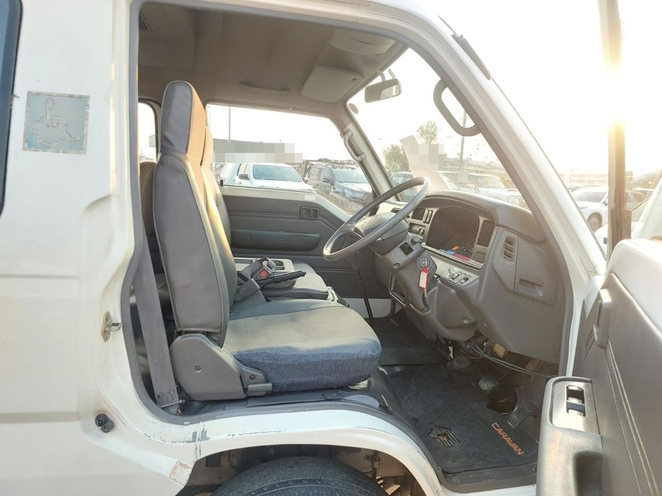 Nissan Caravan NISSAN CARAVAN VAN RHD 1997 MODEL 3.1 L DIESEL MANUAL(PM00945)