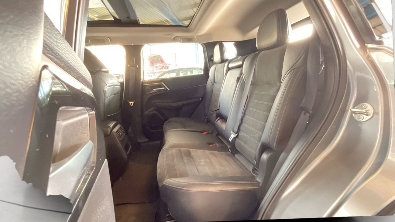 ميتسوبيشي آوتلاندر GLS HIGHLINE 2.5 GLX AUTO 4WD 7SEAT HL SRF | شامل الضمان | 0 ﺪﻔﻋﺓ ﺃﻮﻟﻯ