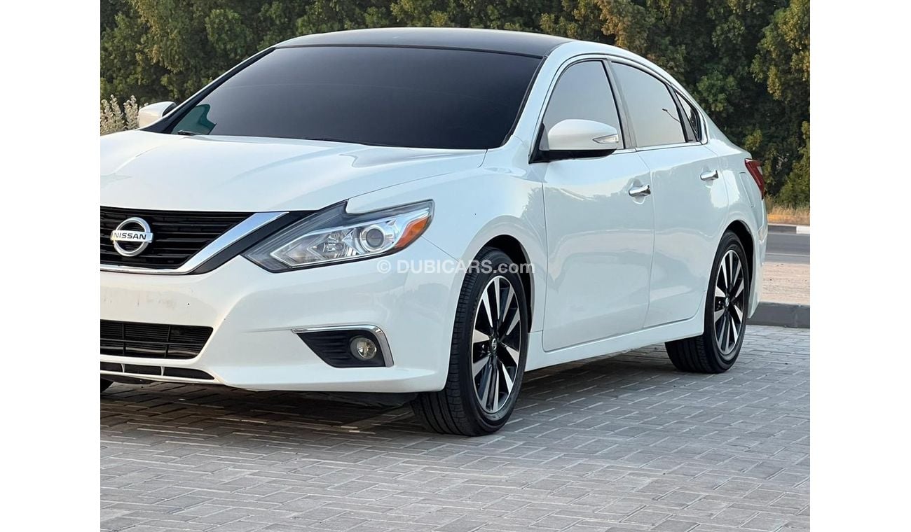 Nissan Altima SV Nissan Altima 2018 USA Wen Ownar KM 116 only pric 35 AED Very Clen Car (Accept credit card paymen