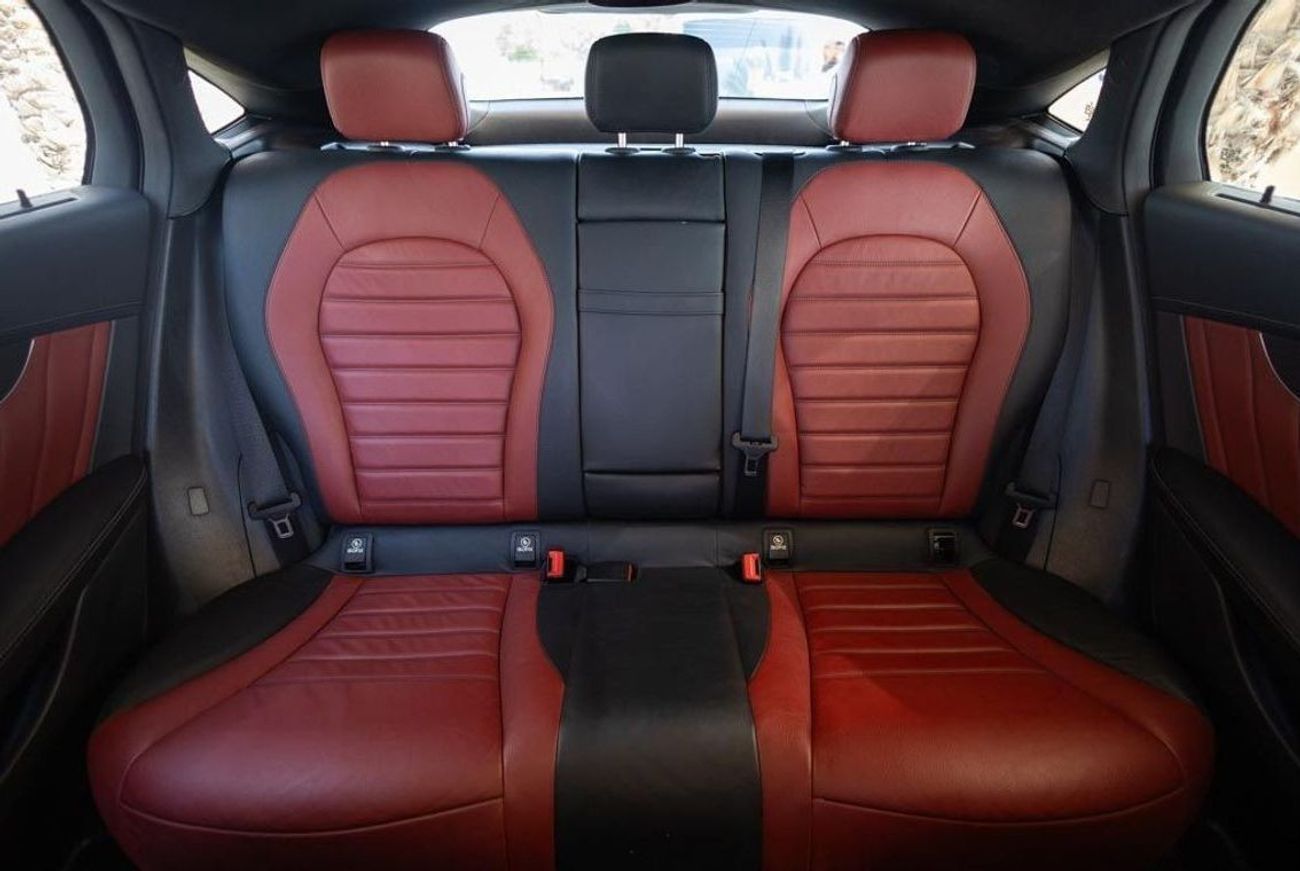 Mercedes-Benz GLC 250 AMG 2.0L Mercedes-Benz GLC250 Coupe AMG 2019 GCC under Warranty with Flexible Down-Payment.