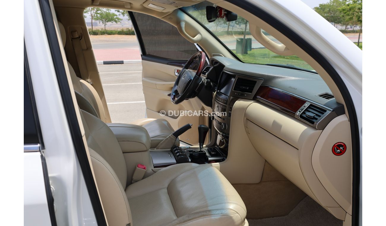Lexus LX 570 5.7 L