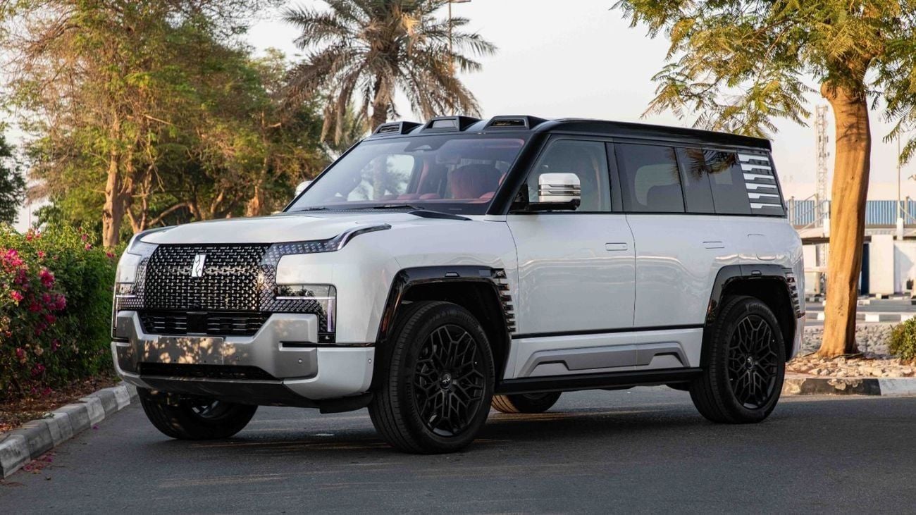 Yangwang U8 DM-i PREMIUM EDITION | 22" Alloy with Float Mode | 2025 | For Local Registration +10%