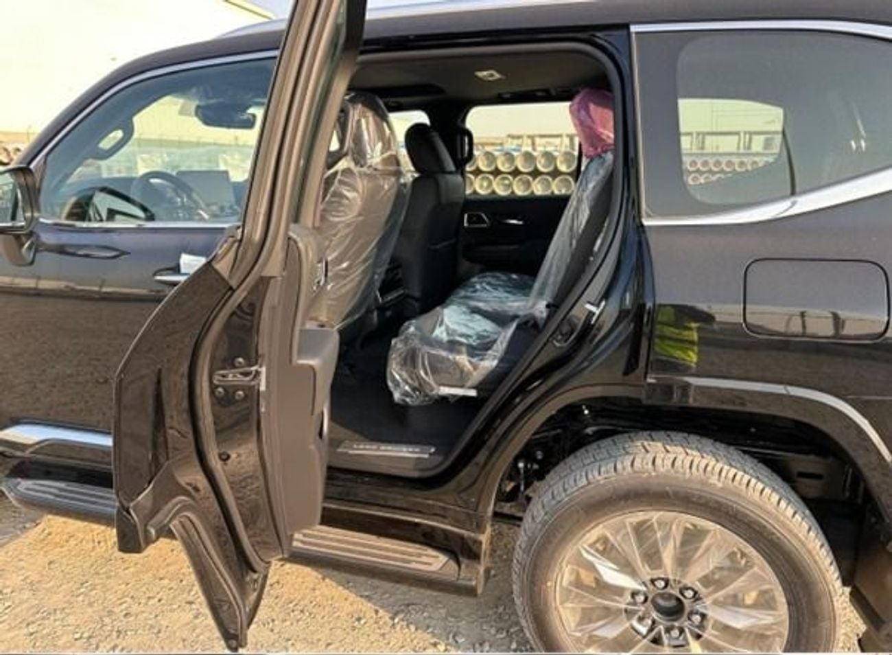 تويوتا لاند كروزر 2026 Toyota Land Cruiser LC300 VX (High-Option with Radar) 3.5L V6 Twin Turbo Petrol A/T 4WD Export