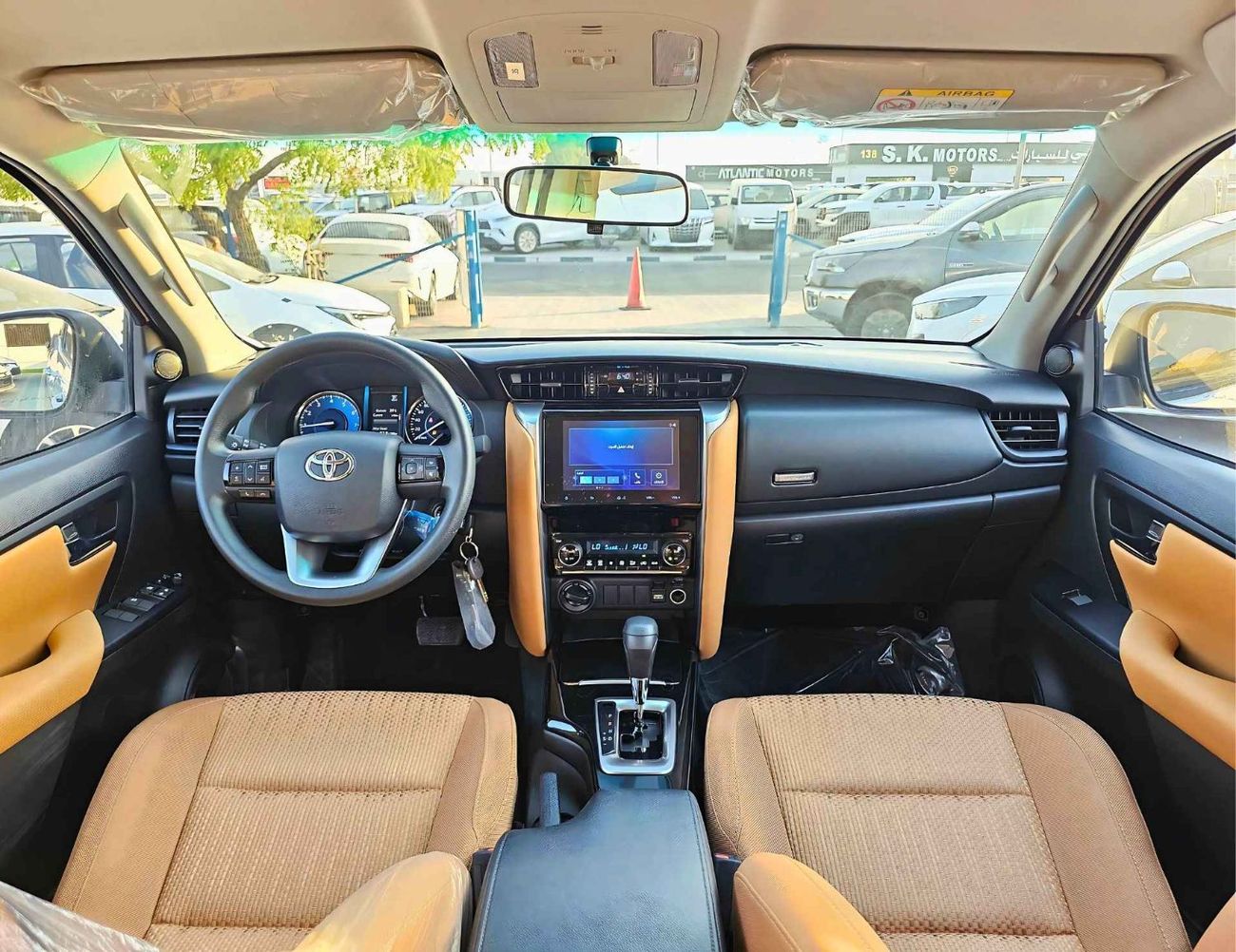 Toyota Fortuner SR5 / MID OPTION / 2.7L PETROL / AUTO AC / KEY START / (CODE # FPE1)