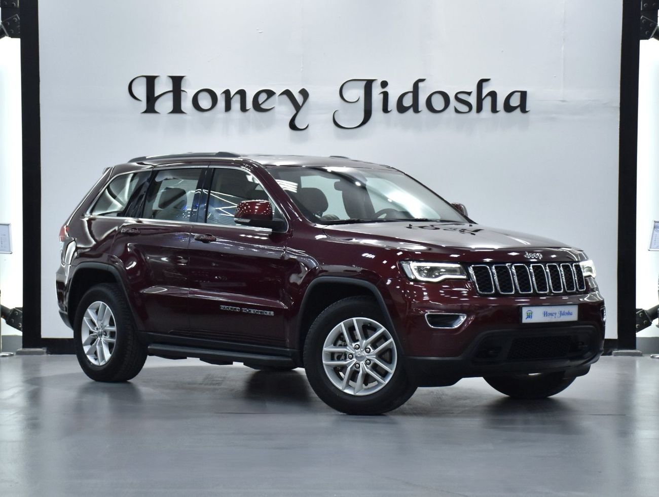 Jeep Grand Cherokee EXCELLENT DEAL for our Jeep Grand Cherokee 4WD ( 2017 Model ) in Burgundy Color GCC Specs
