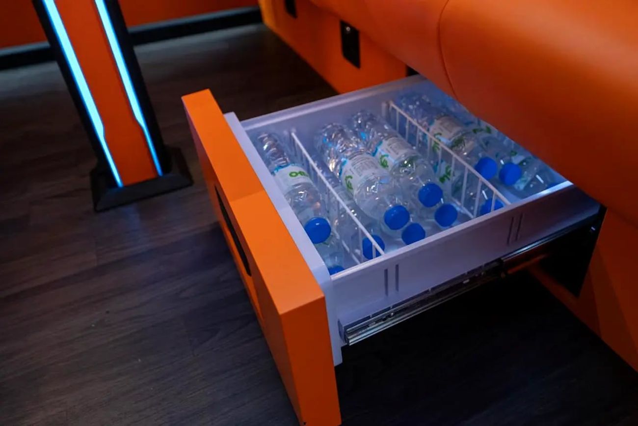 Mercedes-Benz Sprinter VIP MERCEDES with Additional AC and Air Suspension - 2 Years Warranty VLINE