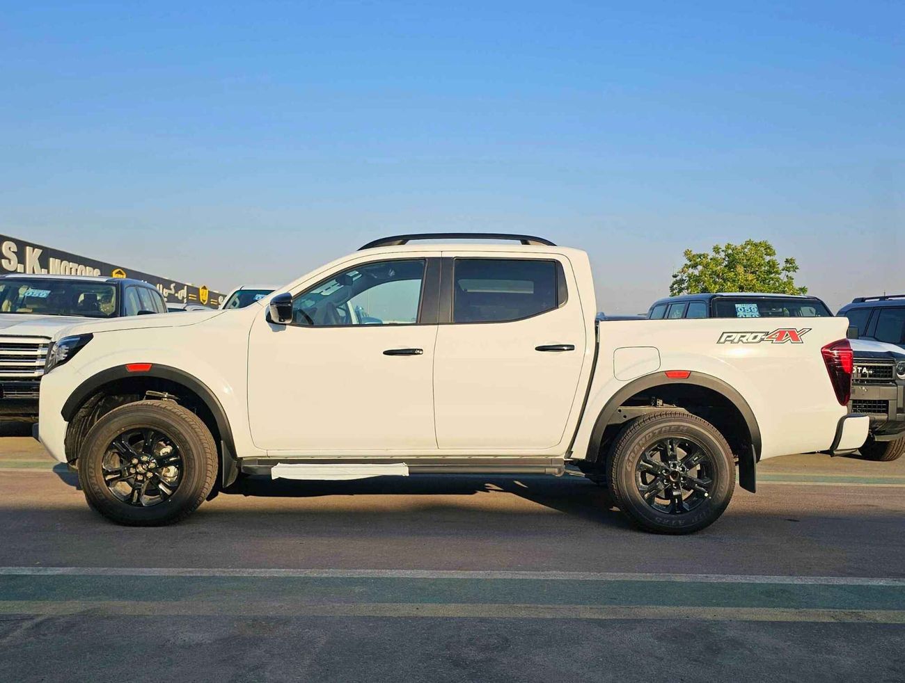 Nissan Navara PRO 4X / A/T / 2.5L V4 DSL / 360* CAMERA / BIG BODY / BED LINER / BODY KIT (CODE # 69081)