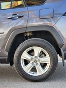 Toyota RAV4 RAV4 XLE HYBRID