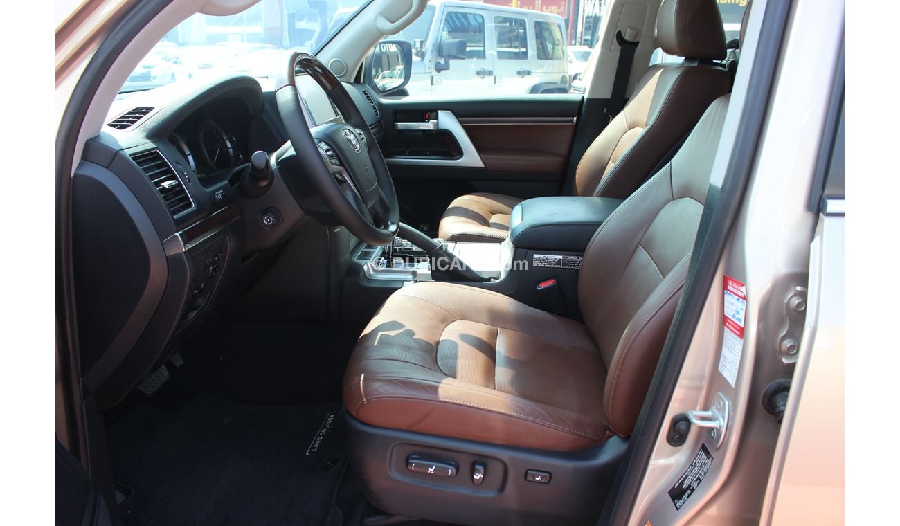 Toyota Land Cruiser (2017) VXR V8 AL FUTTAIM