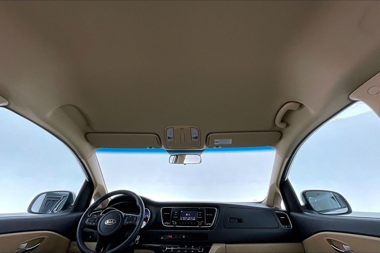 Kia Carnival LX