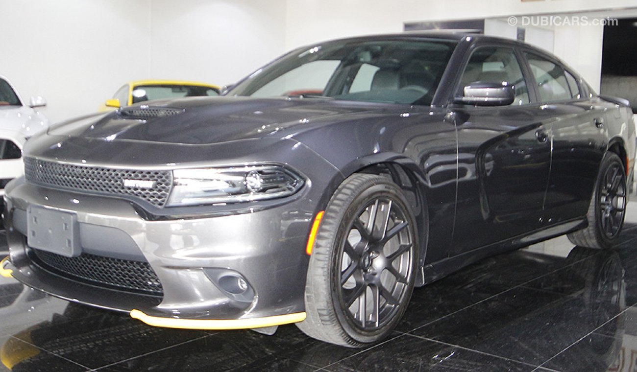 Dodge Charger Daytona R/T RWD 5.7L V8 HEMI, 0 km