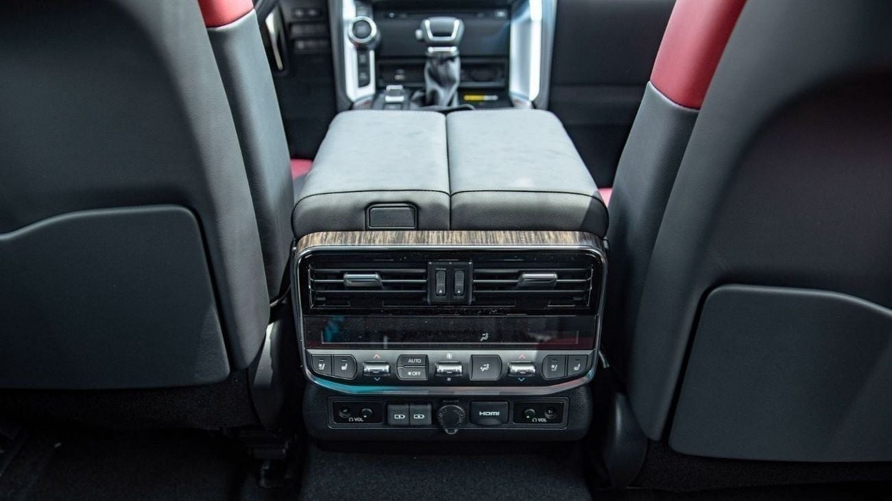 Toyota Land Cruiser TOYOTA LAND CRUISER LC300 VXR 3.3L DIEASEL FULL OPTION 2024