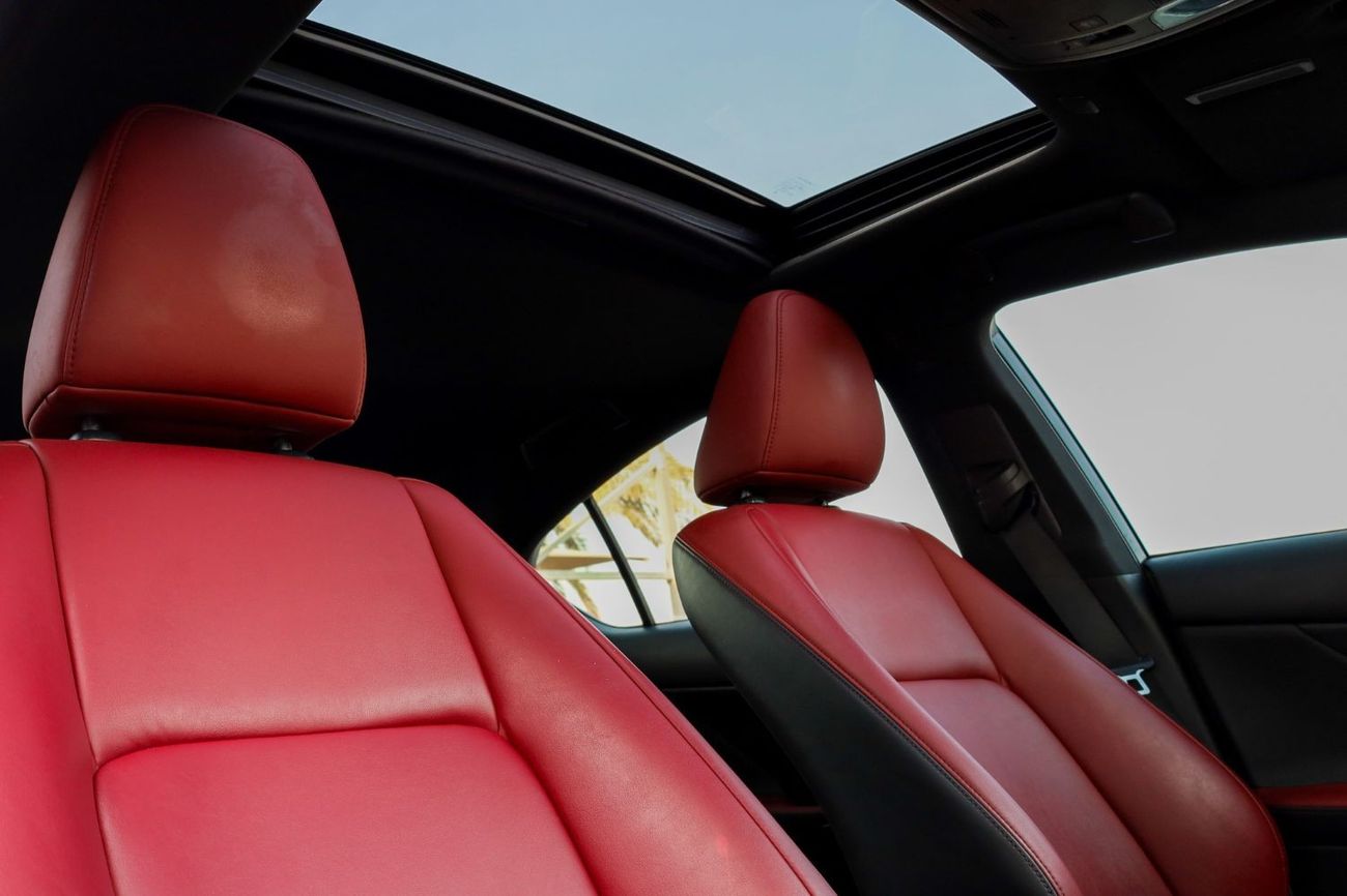 Lexus IS300 Premier Lexus IS300 2021 GCC under Warranty with Flexible Down-Payment.