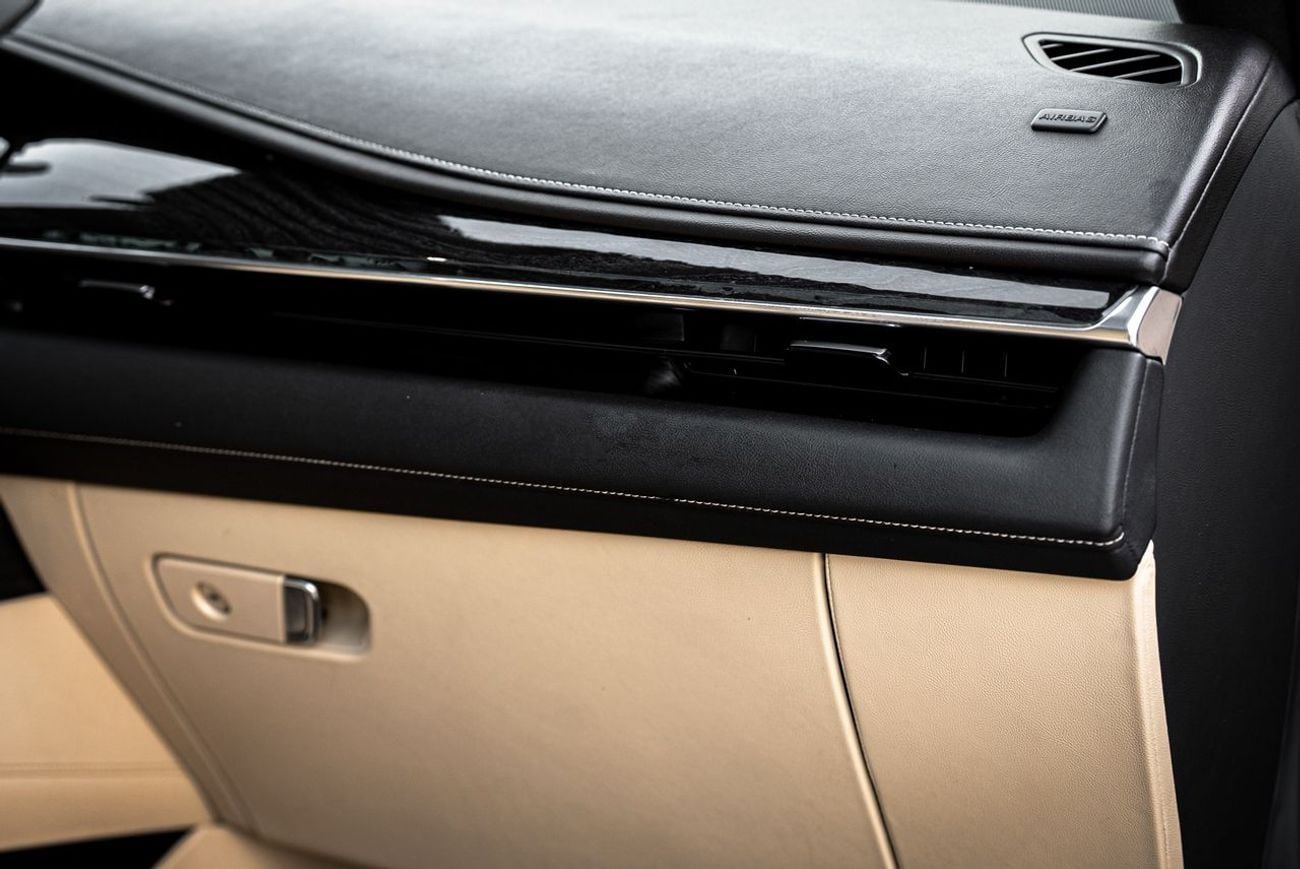 Cadillac Escalade Premium Luxury 6.2L 4WD