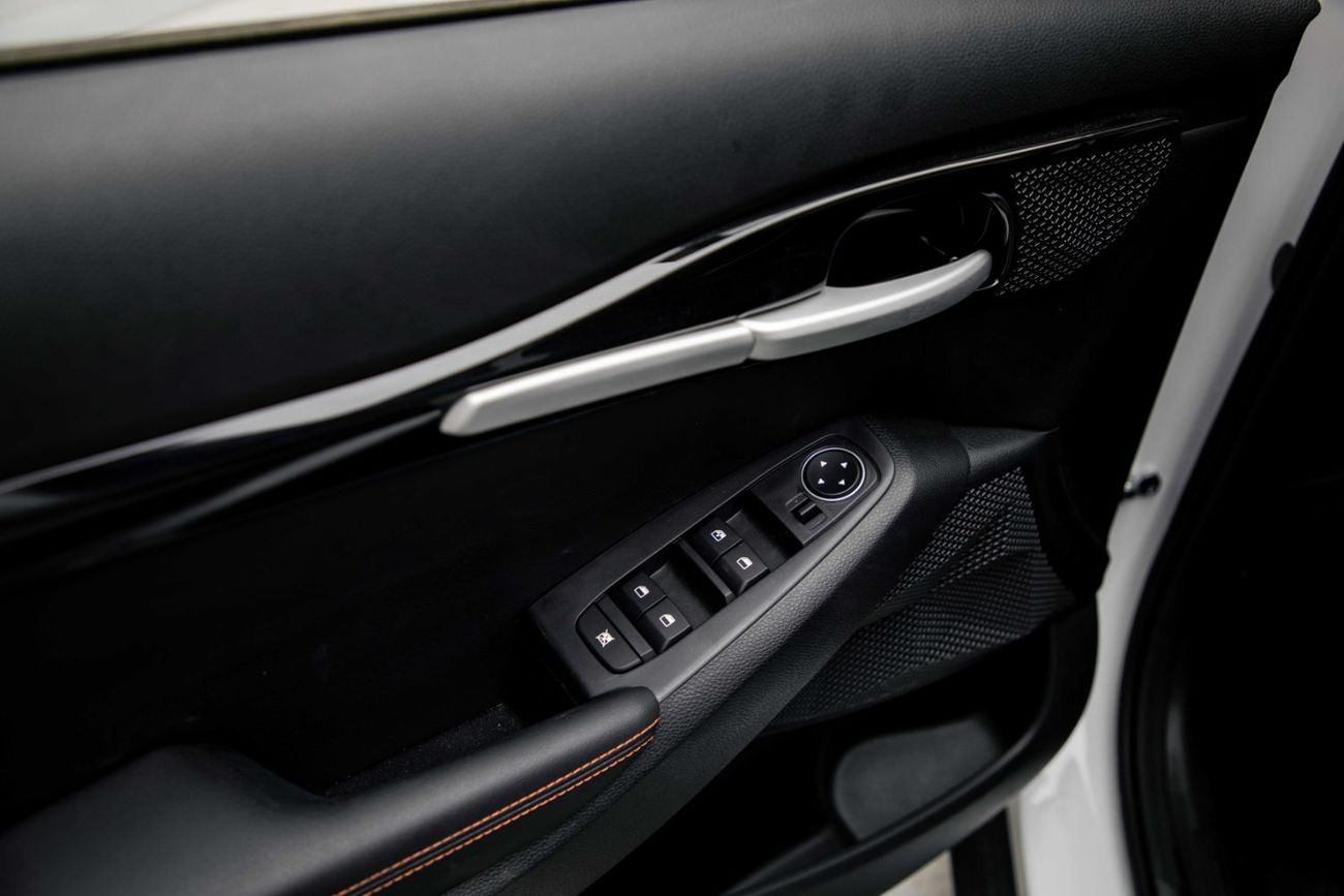 Kia Seltos Premium 1.5L - White & Black Inside Black | Export Only