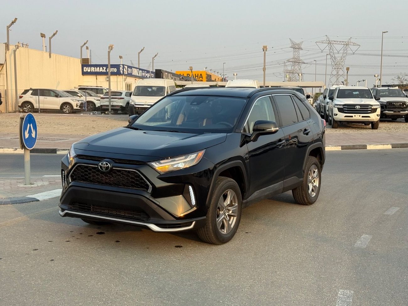 Toyota RAV4 2023 XLE KEYLESS MID OPTION 2.5 US SPEC