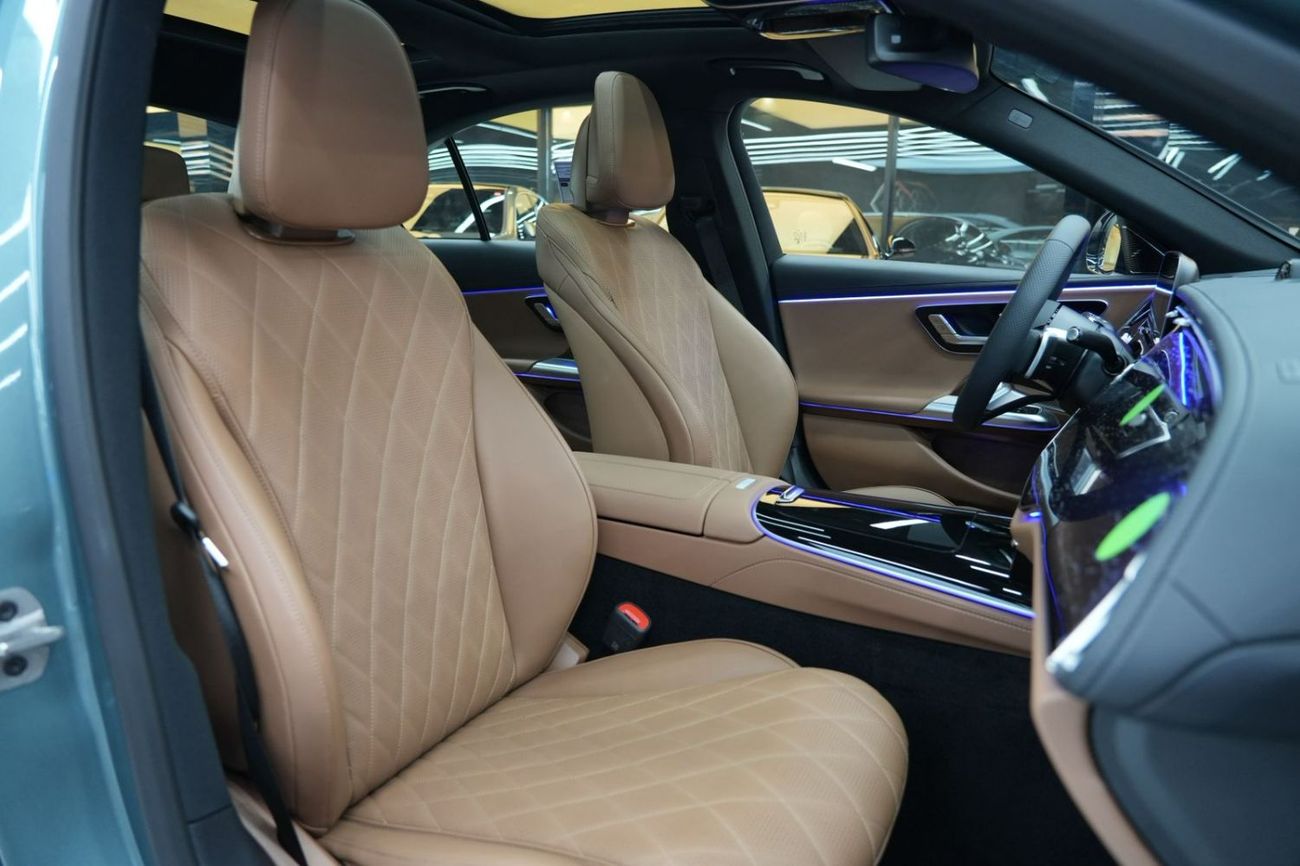 Mercedes-Benz E300 Mercedes-Benz E 300 | 2025 GCC 0km | Agency Warranty | AMG Sports Package | Black Piano Trim