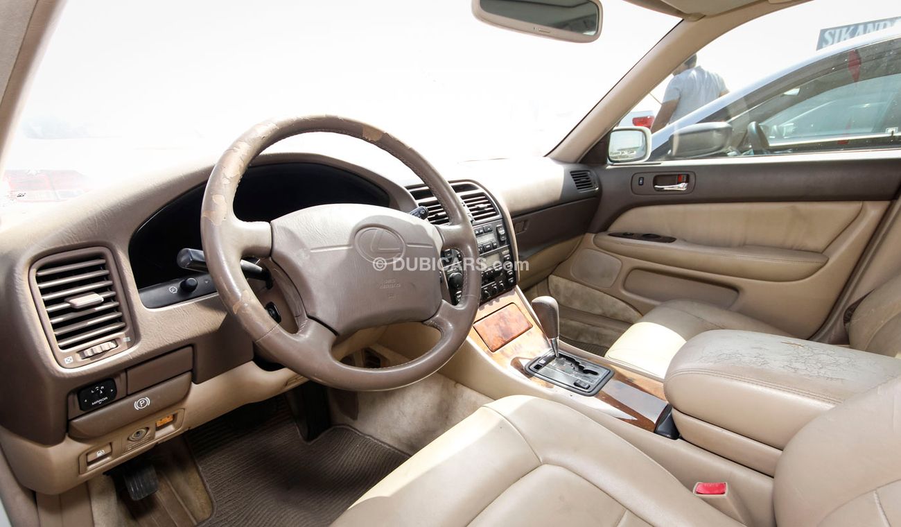 لكزس LS 400