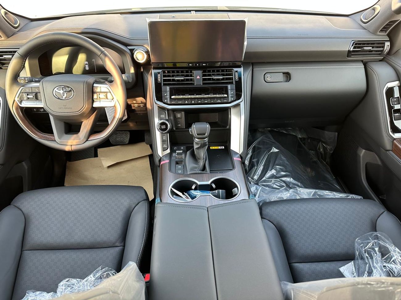 تويوتا لاند كروزر Toyota Land Cruiser VX 3.5L 2026 TT With Radar (Export Only)