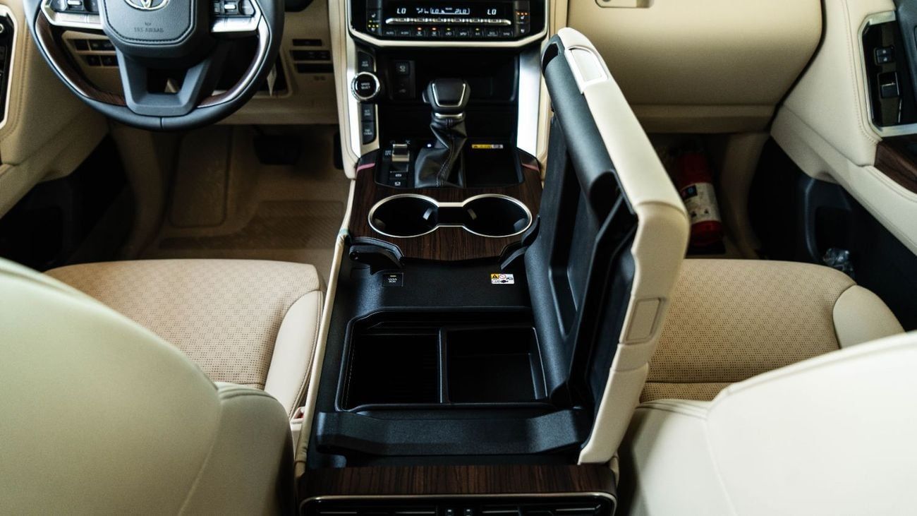 Toyota Land Cruiser VX 4.0 | Exclusive | 2025