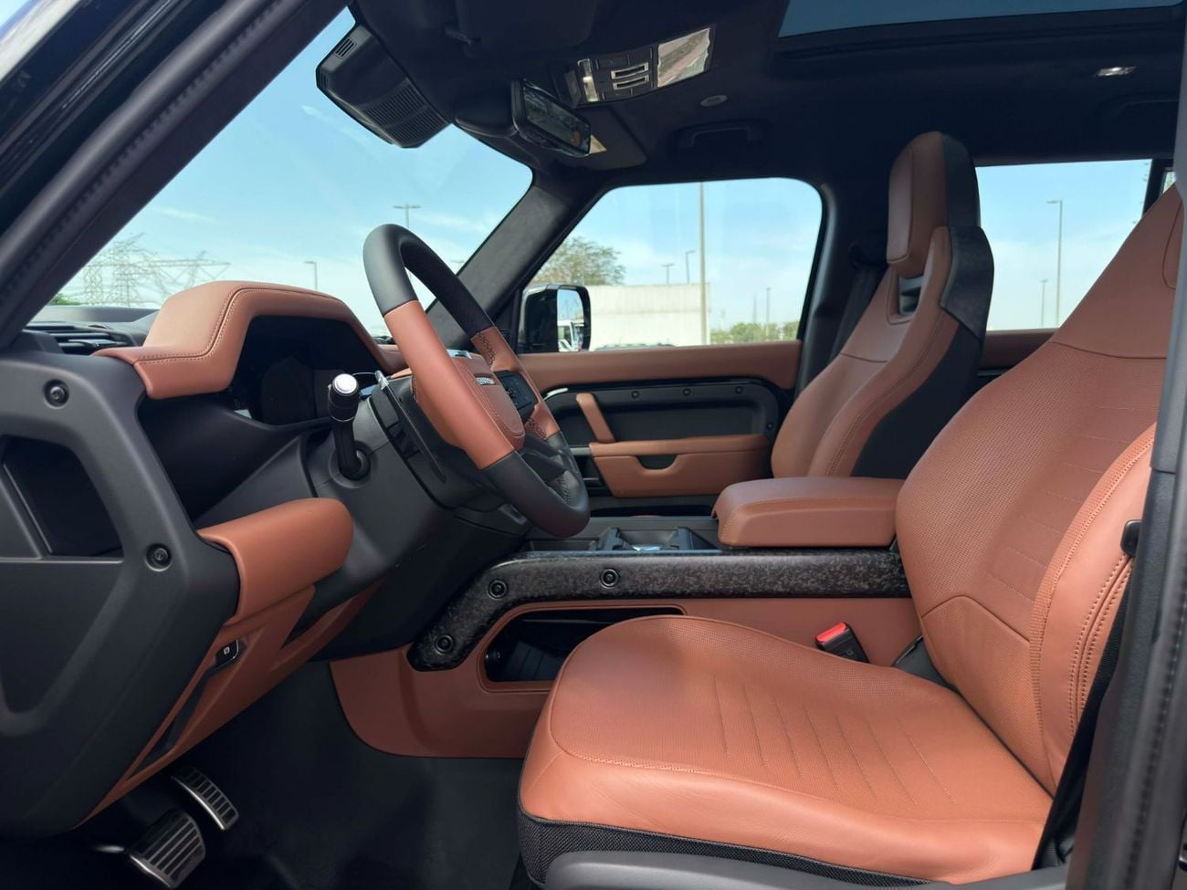 Land Rover Defender GCC SPEC UNDER WARRANTY AND SERVICE