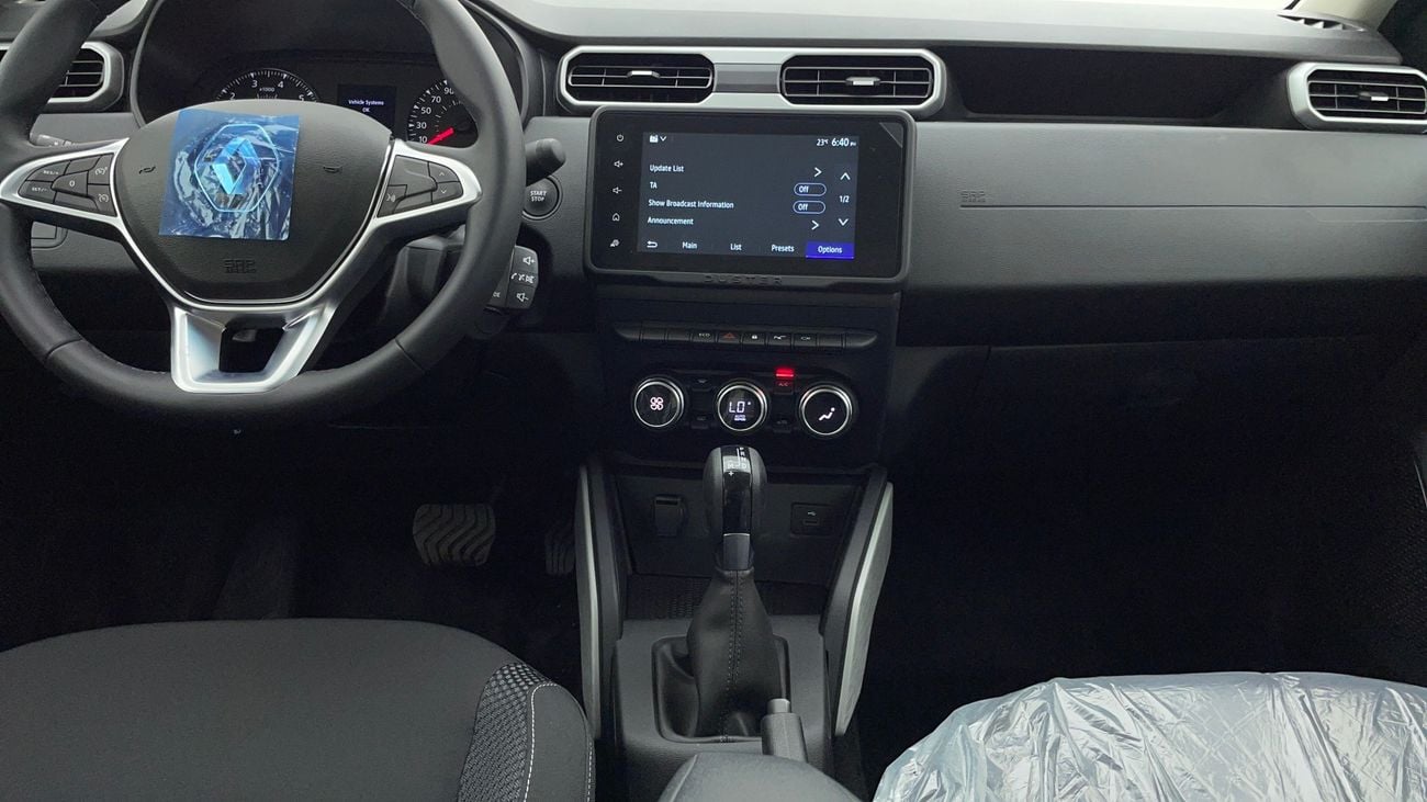 Renault Duster LE 1.6 | Zero Down Payment | Home Test Drive