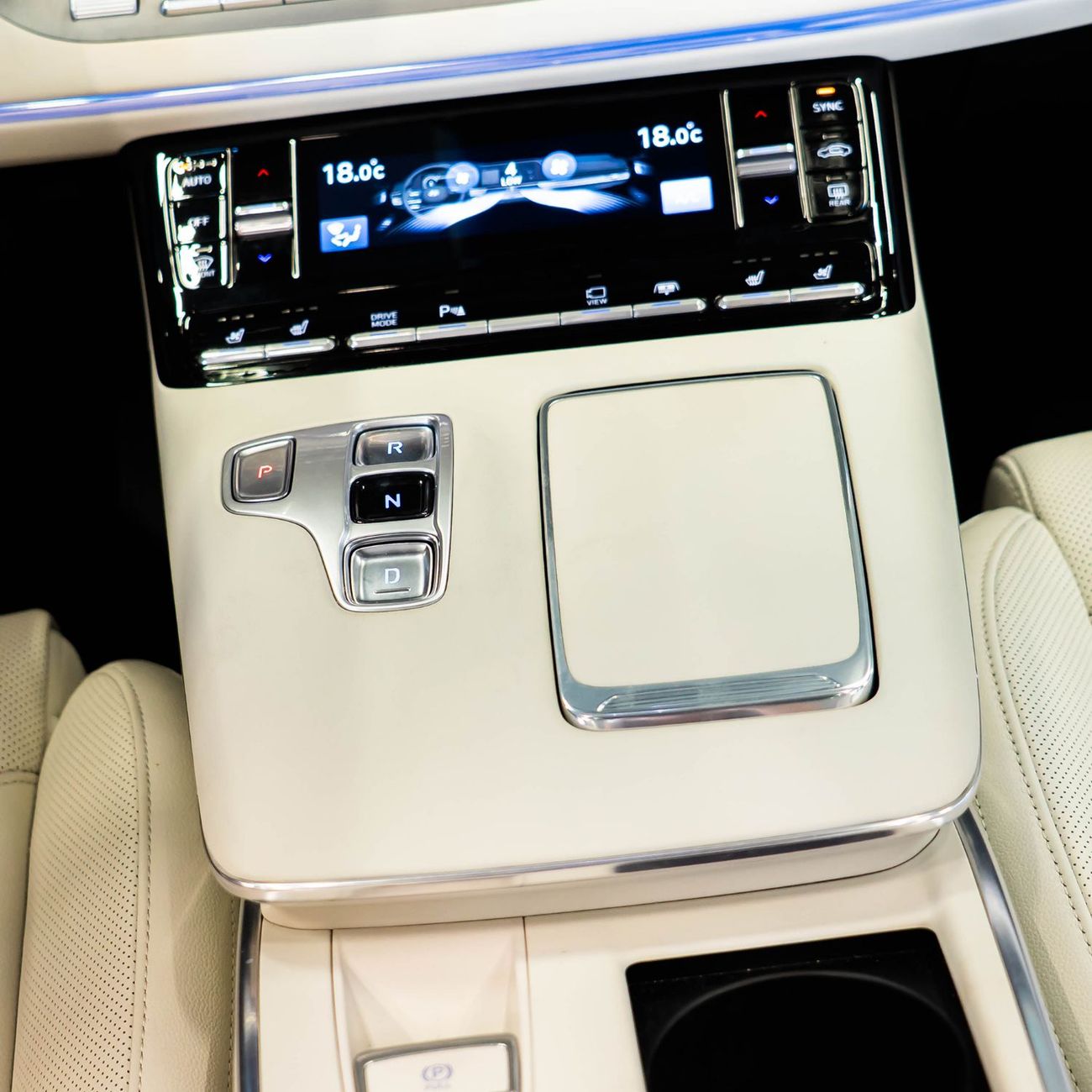 Hyundai Azera AED 1,915 P.M • 0% Downpayment • Hyundai Azera Calligraphy • Agency Warranty