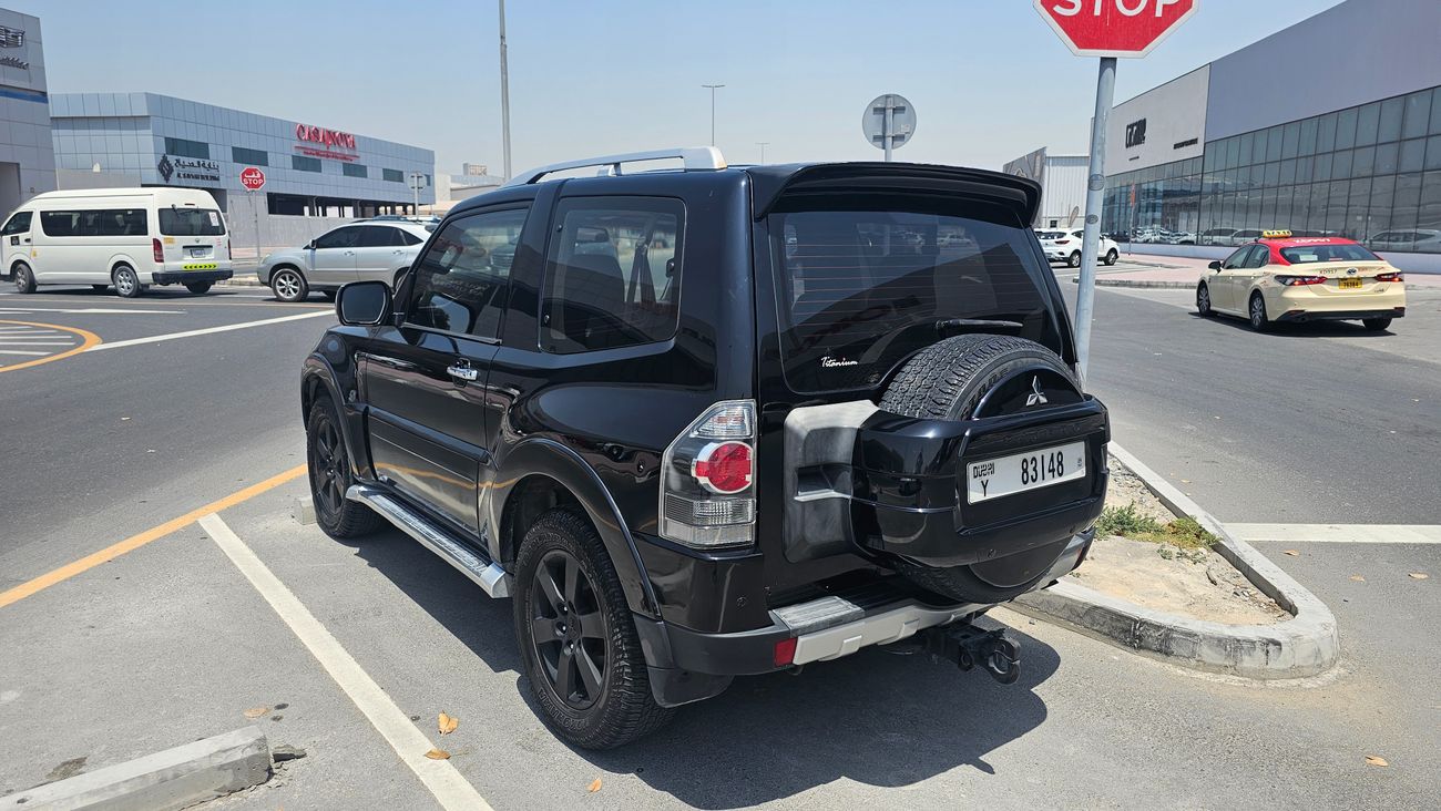 Mitsubishi Pajero GLS Highline 3.8L (241 HP)