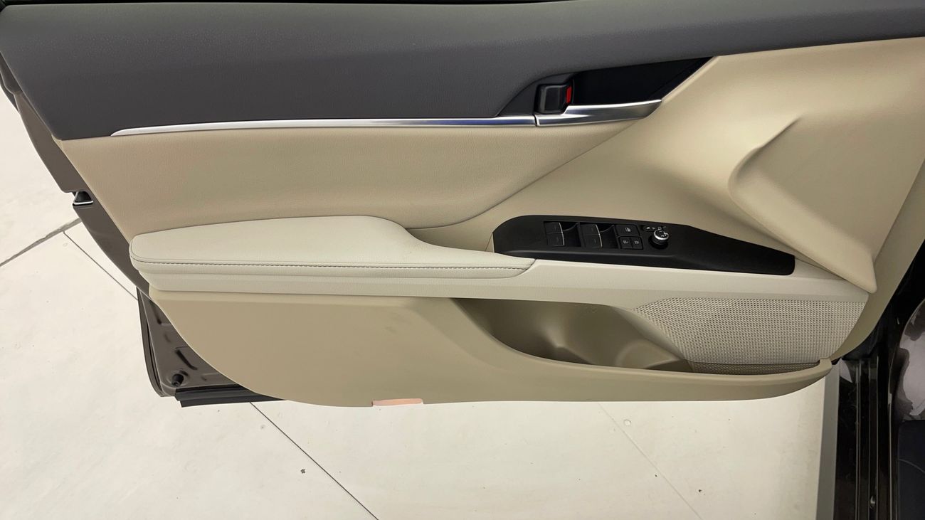 Toyota Camry LIMITED 2.5 | Zero Down Payment | Home Test Drive